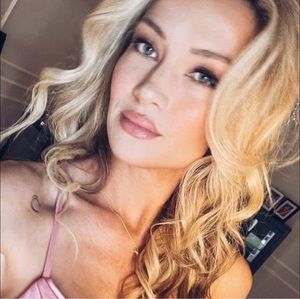 Meet your Posher, Emilie